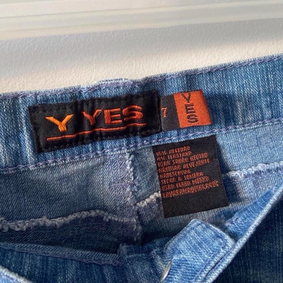 NWT 00s Embroidered Jeans (7) - Picture 7 of 9